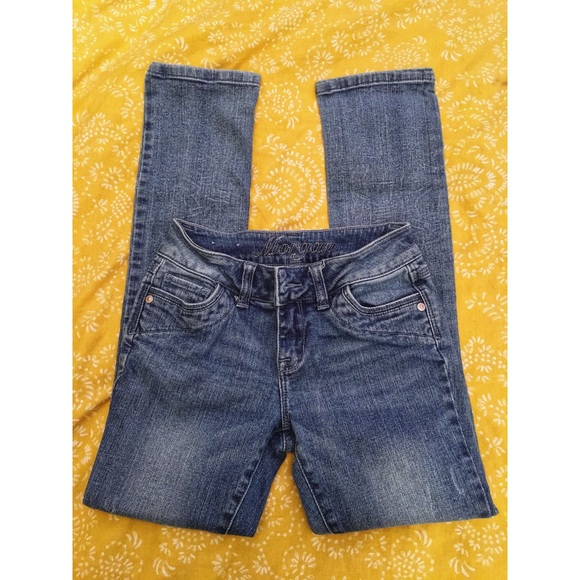 Delia’s Mid Rise Jeans 👖 - Picture 4 of 6
